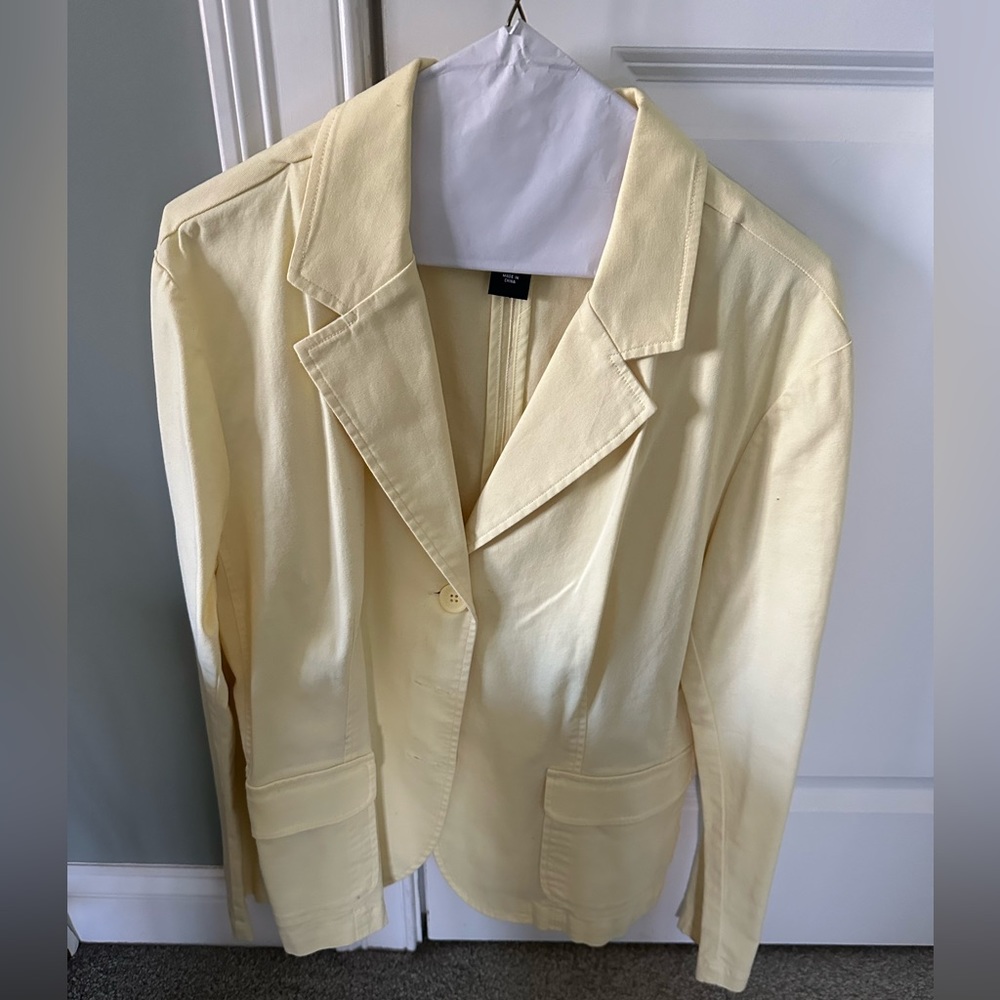 Yellow spring/summer light dress coat
